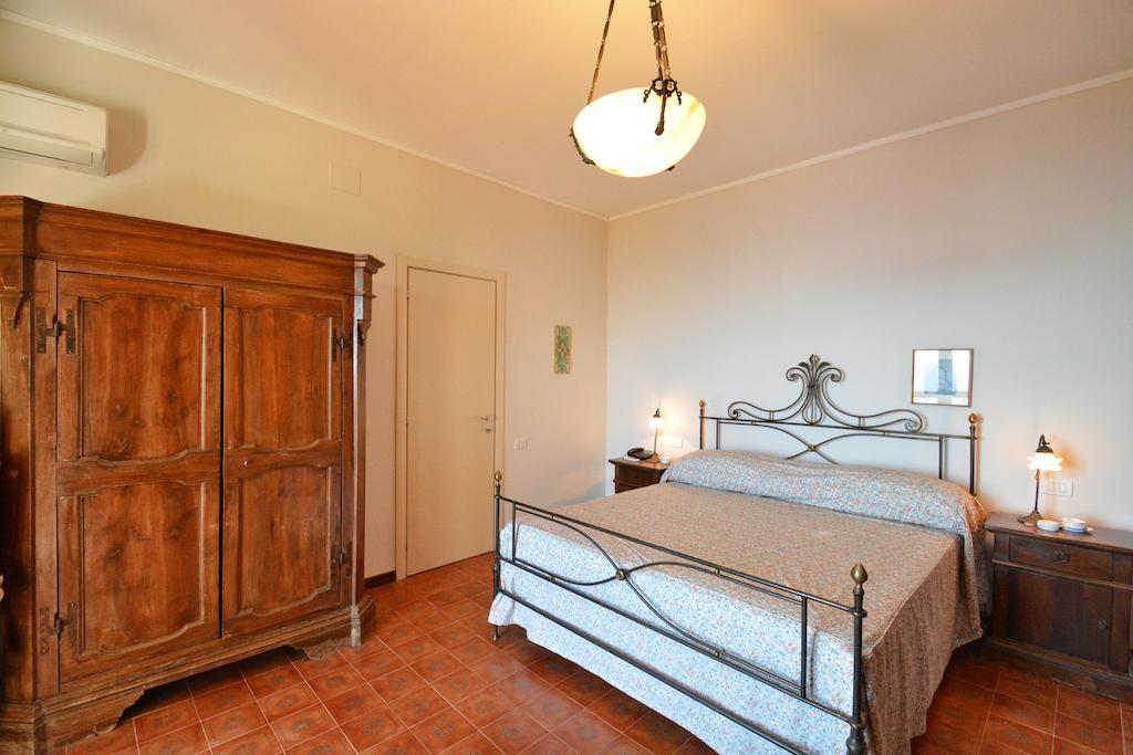 Neranya Apartment มัสซาลูเบรนเซ ห้อง รูปภาพ