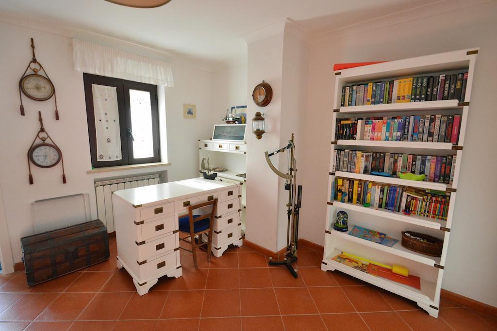 Neranya Apartment มัสซาลูเบรนเซ ห้อง รูปภาพ