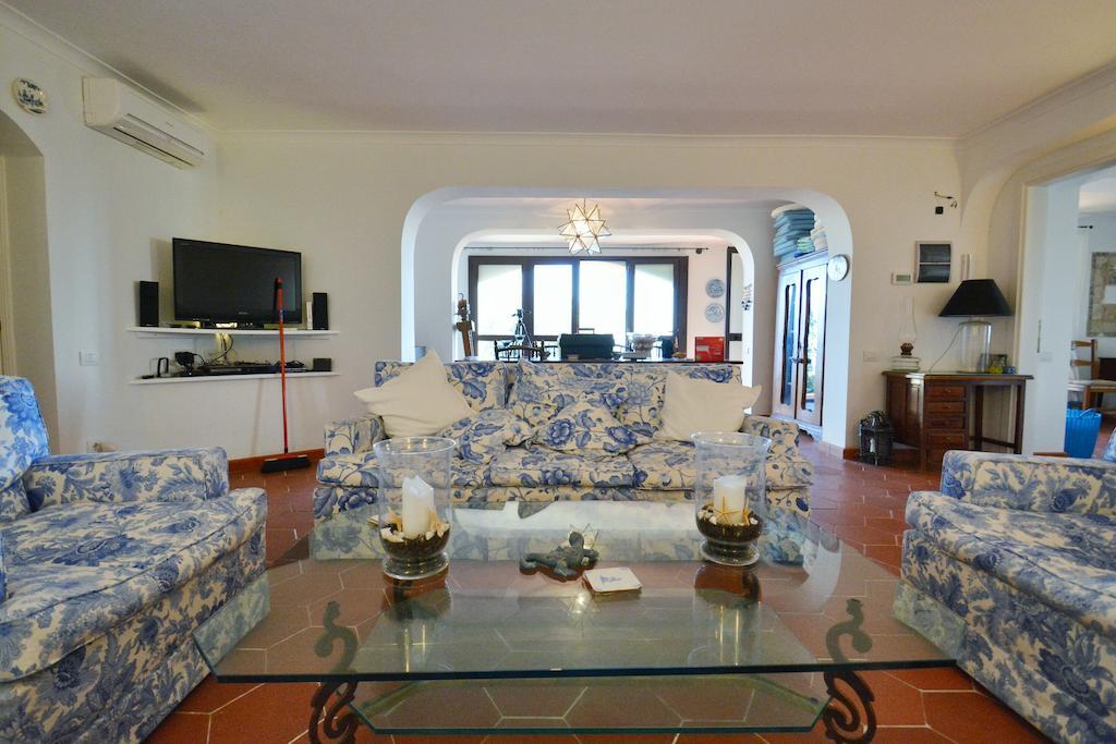 Neranya Apartment มัสซาลูเบรนเซ ห้อง รูปภาพ
