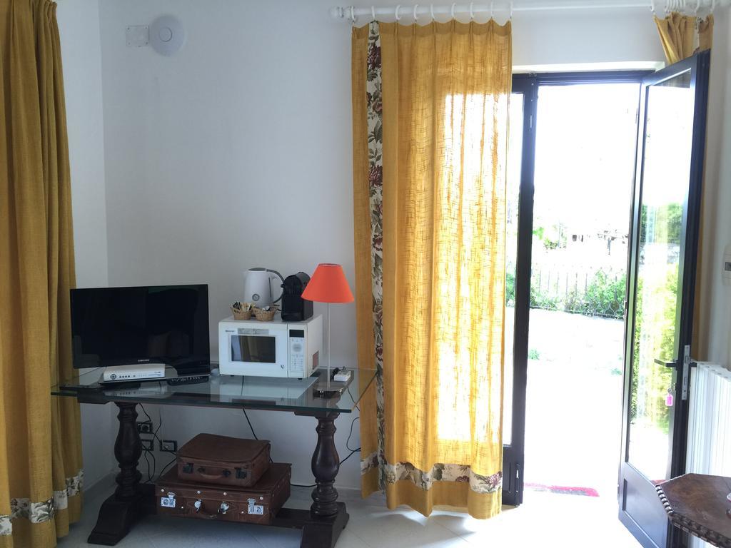 Neranya Apartment มัสซาลูเบรนเซ ภายนอก รูปภาพ